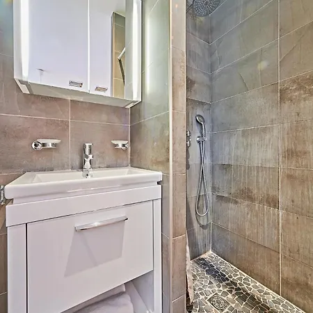Sablas-villa 5 Chambres-piscine- Saint-Tropez
